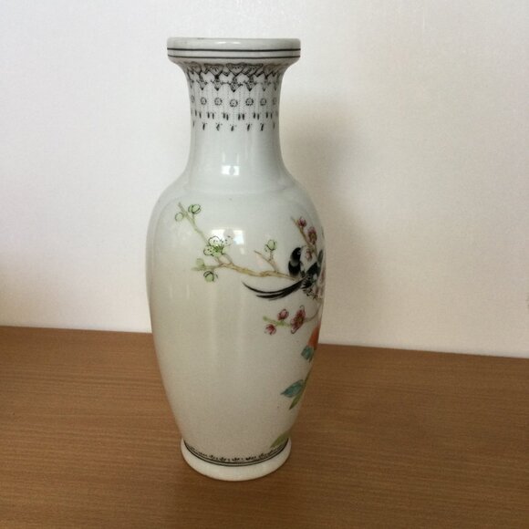Vintage 10" Chinese jingdezhen porcelain vase floral birds calligraphy - Picture 4 of 6